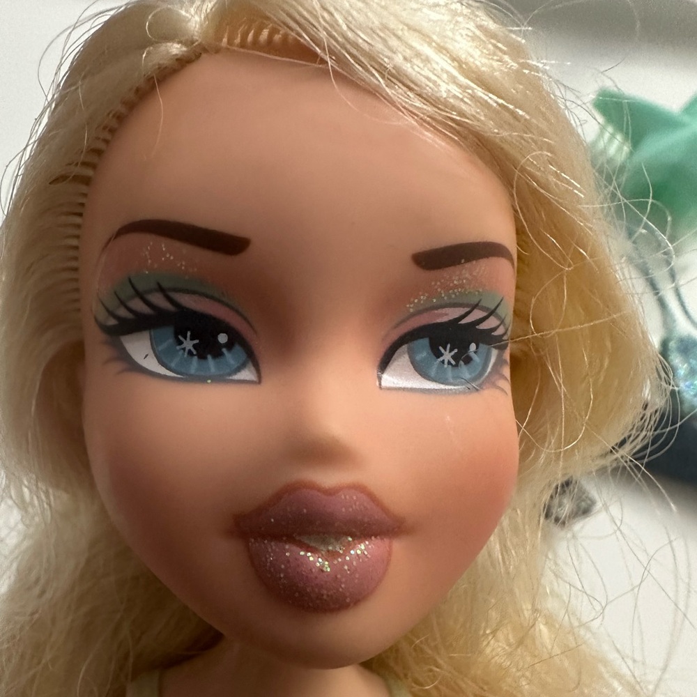 Bratz Cloe Hollywood Style 2005 - Picture 10 of 10